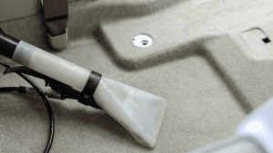 pranie wykładziny podłogowej w aucie