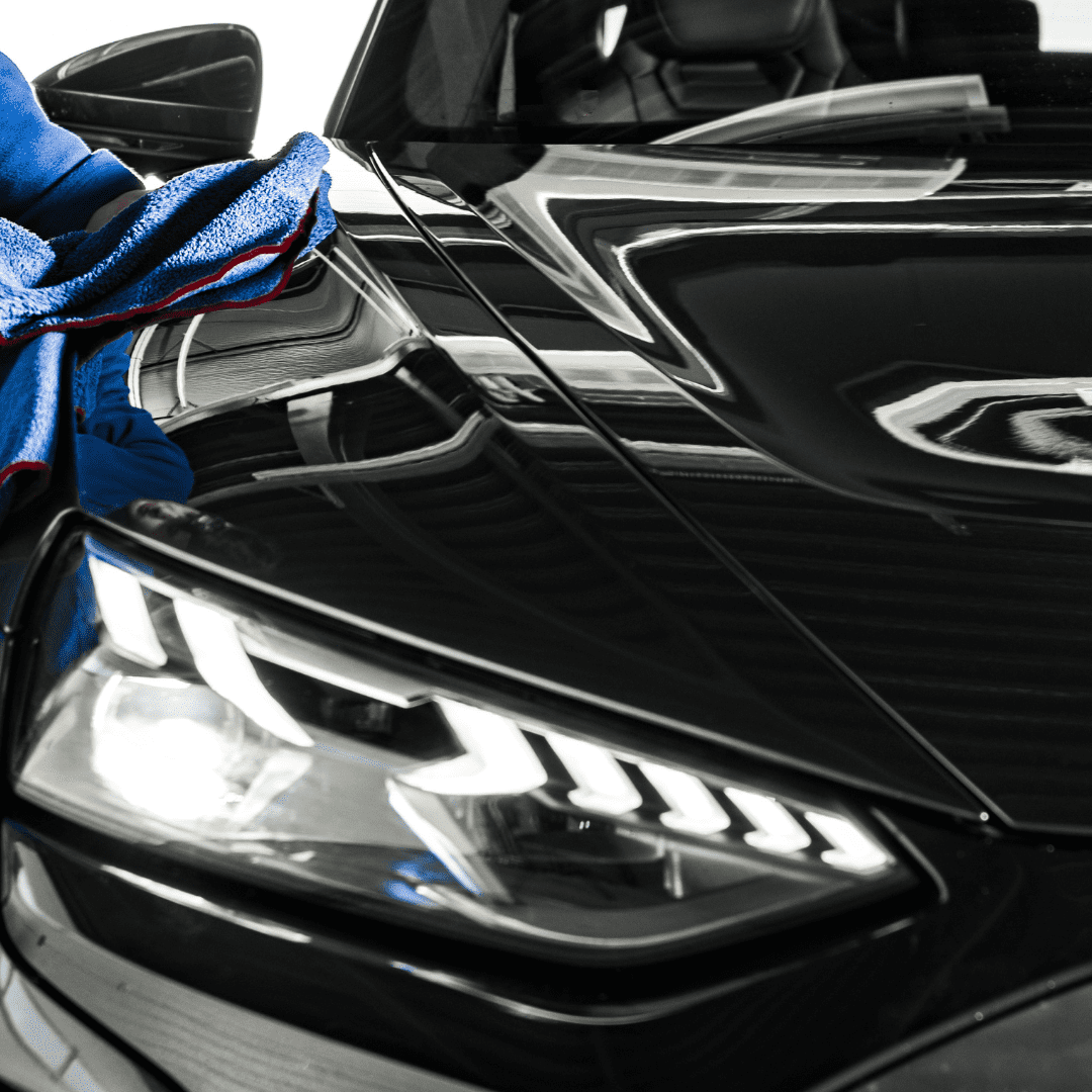You are currently viewing Detailing a tradycyjne mycie samochodu – różnice i zalety każdej metody