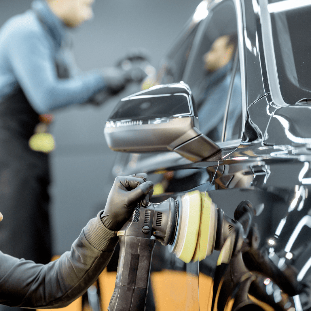 You are currently viewing Jak wygląda profesjonalne polerowanie lakieru i czym różni się od amatorskiego?